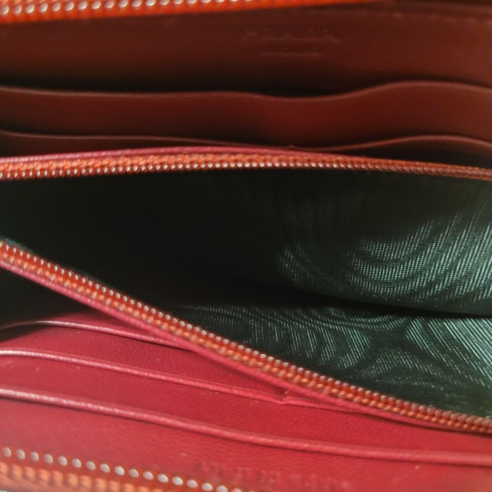 Prada Red Leather Wallet. - Picture 7 of 9